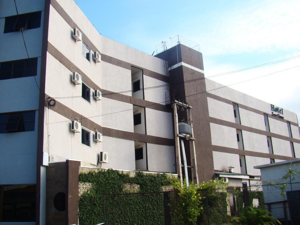 Larison Economy Hotel Porto Velho  Bagian luar foto